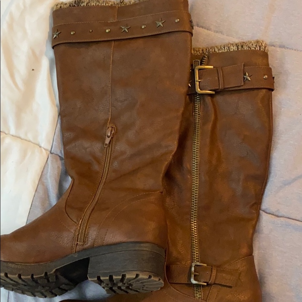 Sugar Quickster upper brown boots.